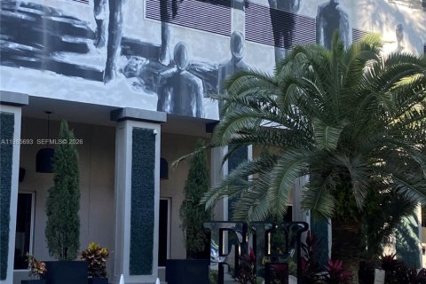 Condominio en alquiler en Miami, Florida, 2 dormitorios, 86.4 m2 № 2044852 - foto 9