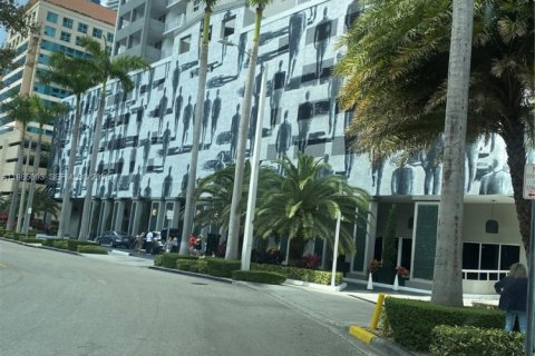 Condominio en alquiler en Miami, Florida, 2 dormitorios, 86.4 m2 № 2044852 - foto 5