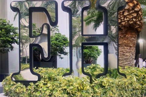 Condominio en alquiler en Miami, Florida, 2 dormitorios, 86.4 m2 № 2044852 - foto 8