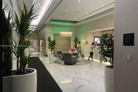 Condominio en alquiler en Miami, Florida, 2 dormitorios, 86.4 m2 № 2044852 - foto 10