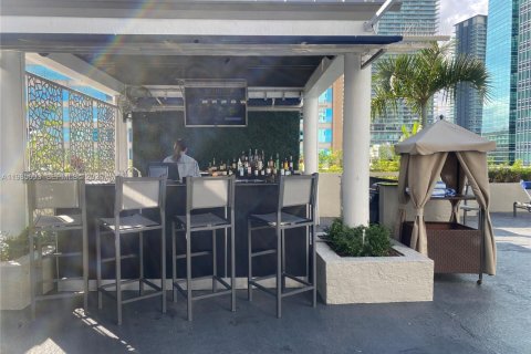 Condominio en alquiler en Miami, Florida, 2 dormitorios, 86.4 m2 № 2044852 - foto 15