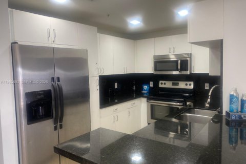 Condominio en alquiler en Miami, Florida, 2 dormitorios, 86.4 m2 № 2044852 - foto 30