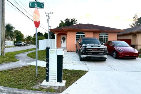 Villa ou maison à Hialeah, Floride 3 chambres, 130.99 m2 № 2002165