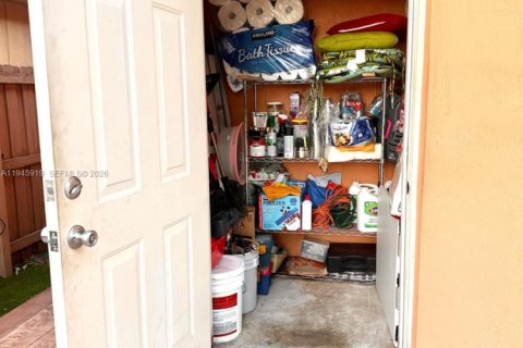 Villa ou maison à louer à Hialeah, Floride: 3 chambres, 130.99 m2 № 2002165 - photo 15