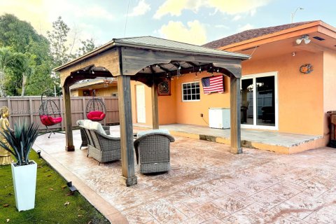 Villa ou maison à louer à Hialeah, Floride: 3 chambres, 130.99 m2 № 2002165 - photo 11