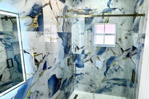 Villa ou maison à louer à Hialeah, Floride: 3 chambres, 130.99 m2 № 2002165 - photo 6