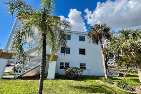Copropriété à vendre à Clearwater, Floride: 2 chambres, 102.19 m2 № 2197460 - photo 4