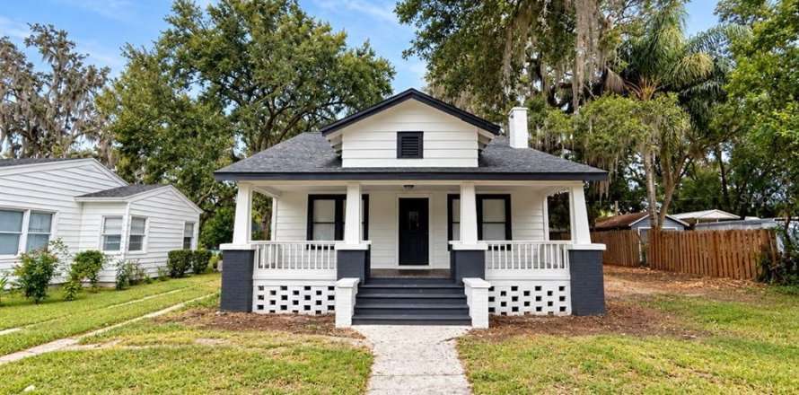 Villa ou maison à Leesburg, Floride 4 chambres, 176.51 m2 № 2400480