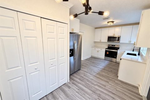 Villa ou maison à vendre à Leesburg, Floride: 4 chambres, 176.51 m2 № 2400480 - photo 21