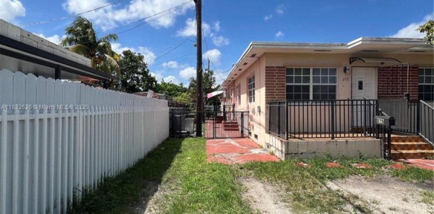 Immobilier commercial à Hialeah, Floride 1 chambre, 168.9 m2 № 1814474
