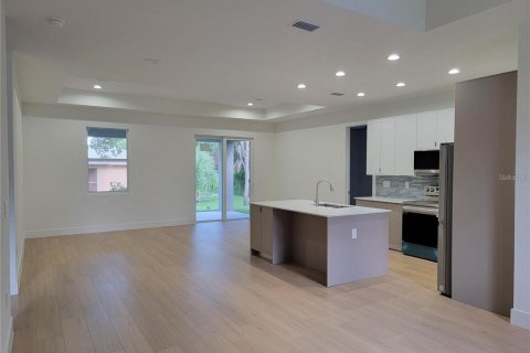 Casa en venta en North Port, Florida, 3 dormitorios, 139.17 m2 № 1881117 - foto 2