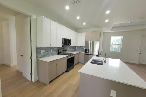 Casa en venta en North Port, Florida, 3 dormitorios, 139.17 m2 № 1881117 - foto 9