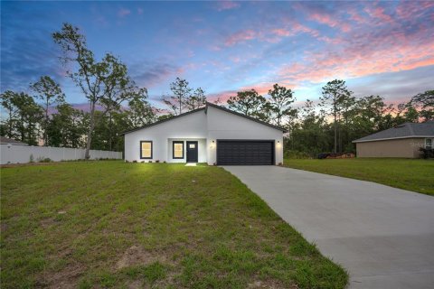 House in Ocala, Florida 4 bedrooms, 170.29 sq.m. № 1680783 - photo 1