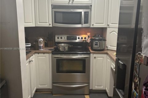 Condominio en venta en Coral Springs, Florida, 2 dormitorios, 74.32 m2 № 2020293 - foto 3