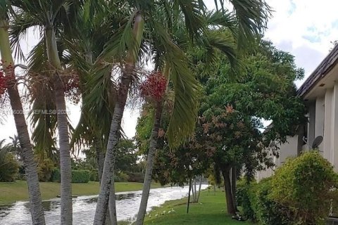 Condominio en venta en Coral Springs, Florida, 2 dormitorios, 74.32 m2 № 2020293 - foto 5