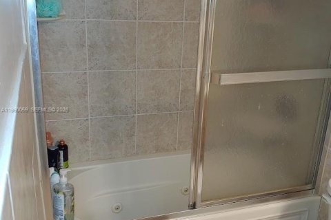 Condominio en venta en Coral Springs, Florida, 2 dormitorios, 74.32 m2 № 2020293 - foto 4