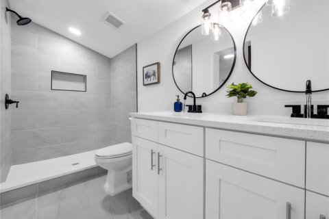 Villa ou maison à vendre à Tampa, Floride: 2 chambres, 81.38 m2 № 2285251 - photo 17