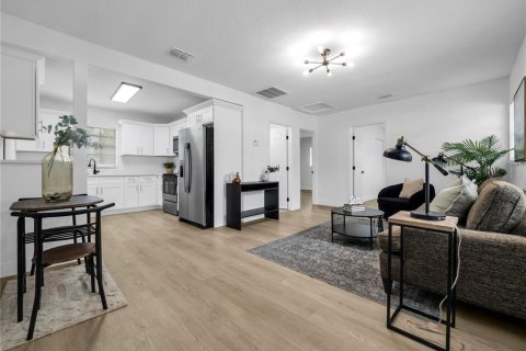 Villa ou maison à vendre à Tampa, Floride: 2 chambres, 81.38 m2 № 2285251 - photo 8