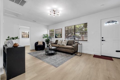 Villa ou maison à vendre à Tampa, Floride: 2 chambres, 81.38 m2 № 2285251 - photo 3