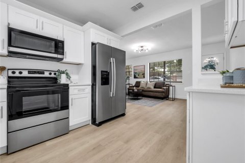 Villa ou maison à vendre à Tampa, Floride: 2 chambres, 81.38 m2 № 2285251 - photo 11