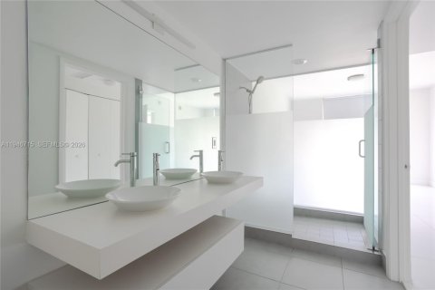 Снять в аренду кондоминиум в Майами, Флорида 2 спальни, 102.1м2, № 2003991 - фото 13