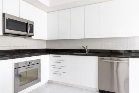 Снять в аренду кондоминиум в Майами, Флорида 2 спальни, 102.1м2, № 2003991 - фото 6