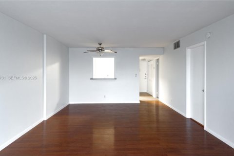 Condo in Plantation, Florida, 1 bedroom  № 2086679 - photo 11