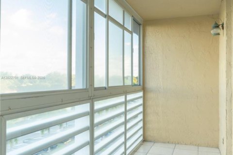 Condo in Plantation, Florida, 1 bedroom  № 2086679 - photo 10