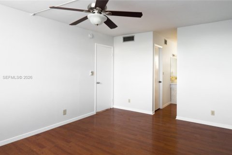 Condo in Plantation, Florida, 1 bedroom  № 2086679 - photo 9