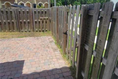 House in Homestead, Florida 2 bedrooms, 113.71 sq.m. № 1857143 - photo 7