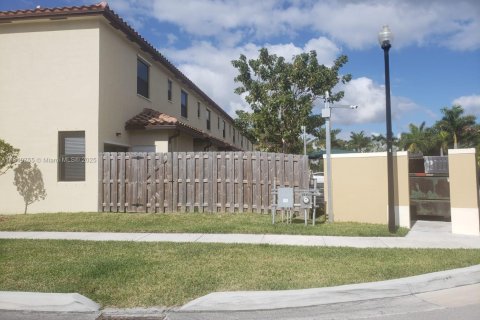 House in Homestead, Florida 2 bedrooms, 113.71 sq.m. № 1857143 - photo 19