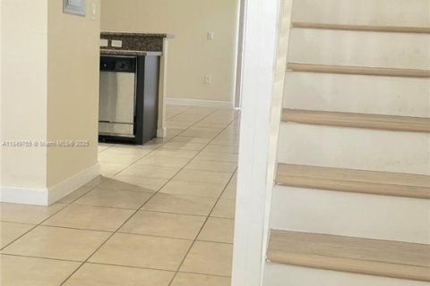 House in Homestead, Florida 2 bedrooms, 113.71 sq.m. № 1857143 - photo 4