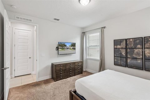House in Kissimmee, Florida 5 bedrooms, 238.76 sq.m. № 2219180 - photo 17