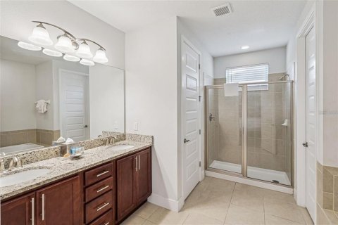 House in Kissimmee, Florida 5 bedrooms, 238.76 sq.m. № 2219180 - photo 11