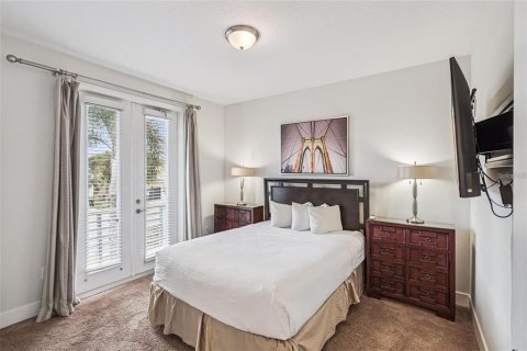 House in Kissimmee, Florida 5 bedrooms, 238.76 sq.m. № 2219180 - photo 12