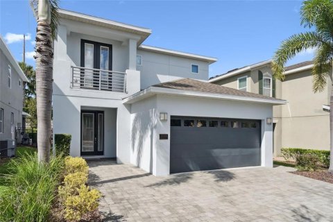 House in Kissimmee, Florida 5 bedrooms, 238.76 sq.m. № 2219180 - photo 2