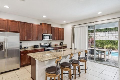 House in Kissimmee, Florida 5 bedrooms, 238.76 sq.m. № 2219180 - photo 8
