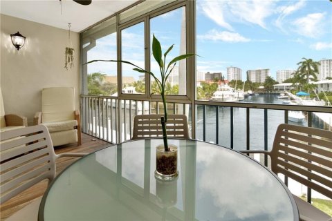 Copropriété à vendre à Fort Lauderdale, Floride: 2 chambres, 124.49 m2 № 2439214 - photo 26