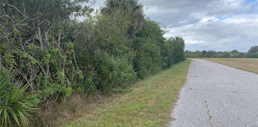 Land in Port Charlotte, Florida № 2161815