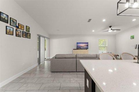 Villa ou maison à vendre à DeLand, Floride: 3 chambres, 147.99 m2 № 1906224 - photo 11
