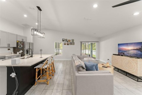 Villa ou maison à vendre à DeLand, Floride: 3 chambres, 147.99 m2 № 1906224 - photo 2