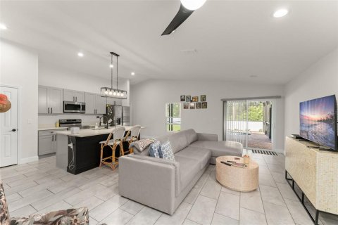 Villa ou maison à vendre à DeLand, Floride: 3 chambres, 147.99 m2 № 1906224 - photo 5