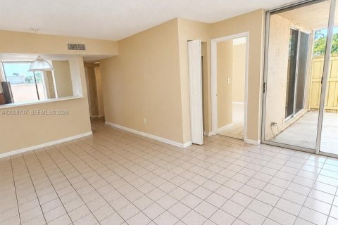 Touwnhouse à louer à Miami, Floride: 3 chambres, 119.84 m2 № 2338653 - photo 8