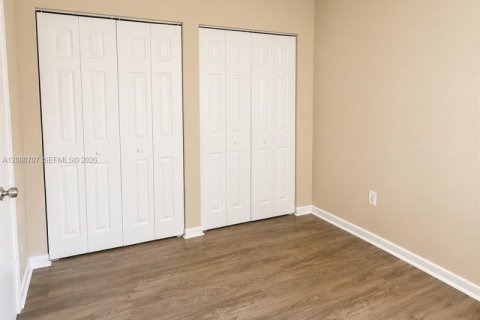 Touwnhouse à louer à Miami, Floride: 3 chambres, 119.84 m2 № 2338653 - photo 19