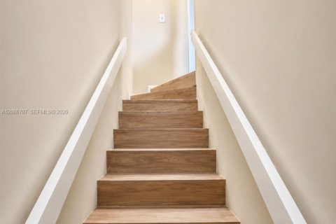 Touwnhouse à louer à Miami, Floride: 3 chambres, 119.84 m2 № 2338653 - photo 15