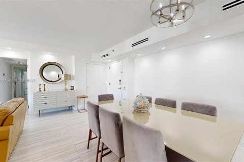 Condo in Aventura, Florida, 3 bedrooms № 1959111 - photo 15