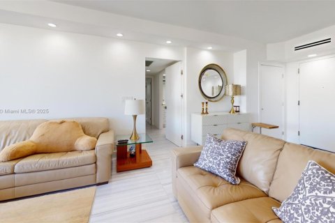 Condo in Aventura, Florida, 3 bedrooms № 1959111 - photo 13