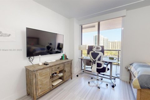 Condo in Aventura, Florida, 3 bedrooms № 1959111 - photo 23