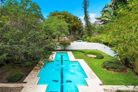 Villa ou maison à vendre à Miami, Floride: 6 chambres, 392.23 m2 № 2054600 - photo 18