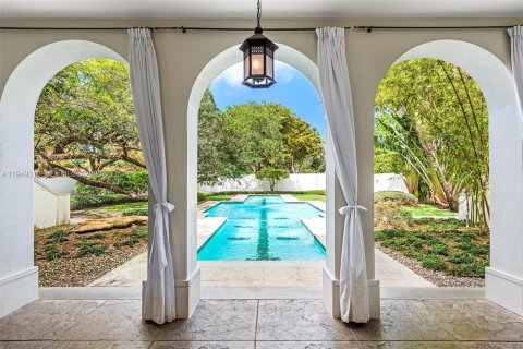 Villa ou maison à vendre à Miami, Floride: 6 chambres, 392.23 m2 № 2054600 - photo 15